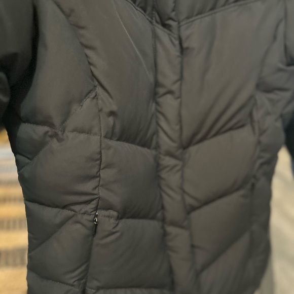 Columbia Puffer Winter Jacket – Size XS, Lightweight & Warm - Picture 4 of 5